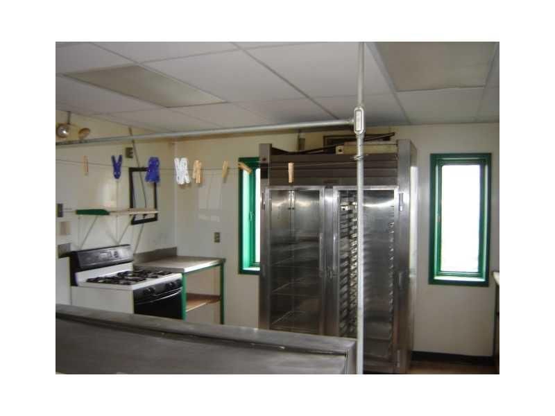 999 Main Rd, Holden, ME 04429